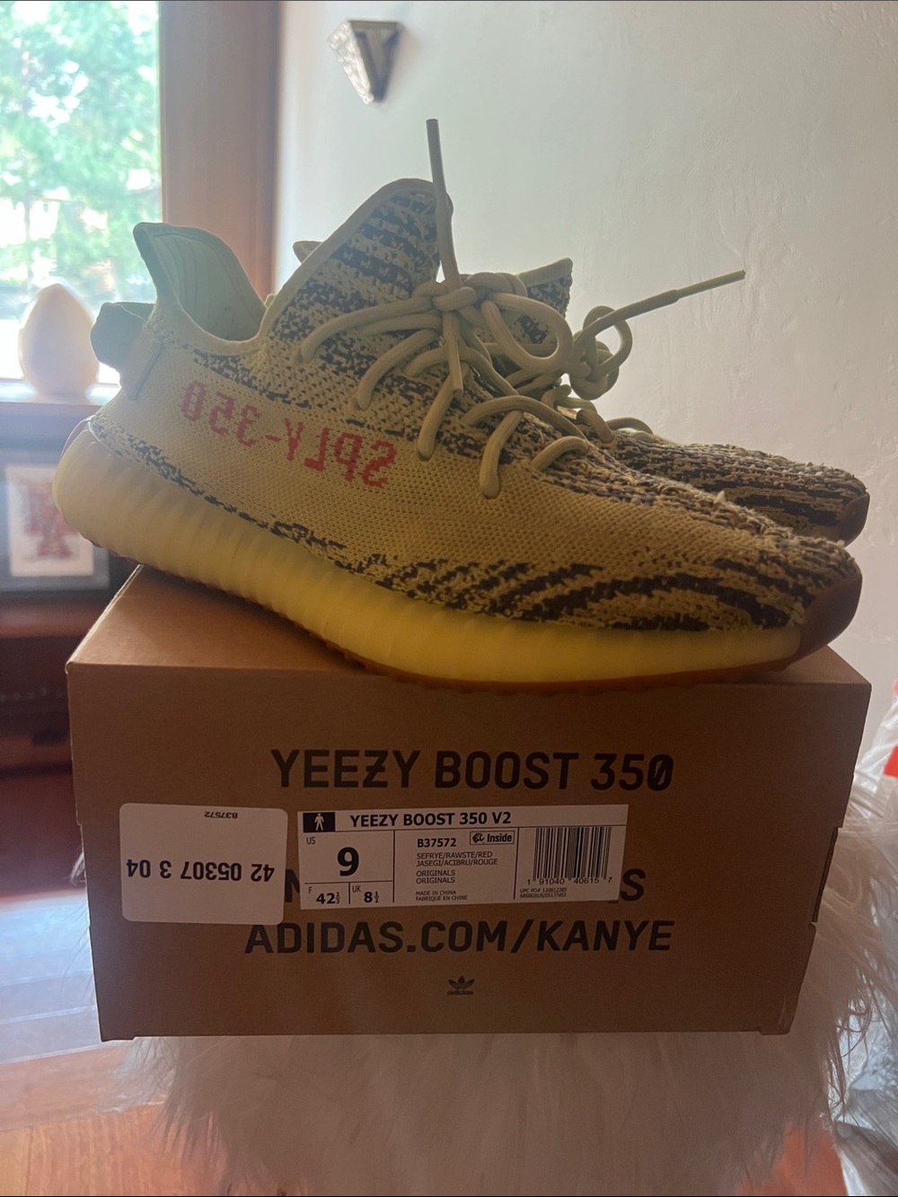 Yeezy Boost 350 V2 Kids Yellow Zebra Sneakers